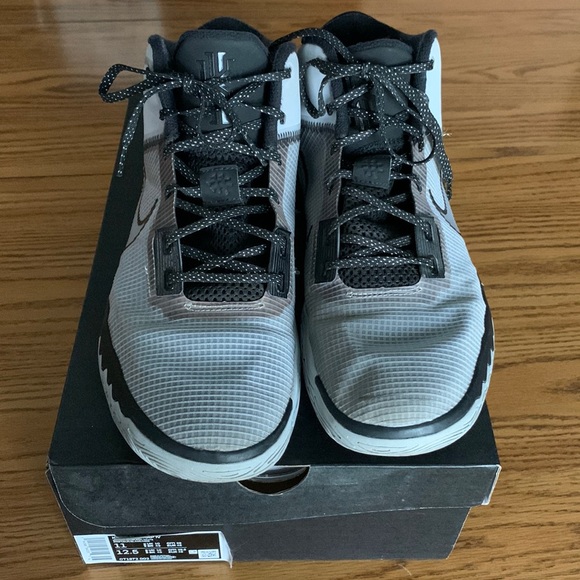 Nike Other - Kyrie Flytrap IV